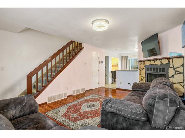 40 Murray Heights Dr, Colorado Springs, CO 80916