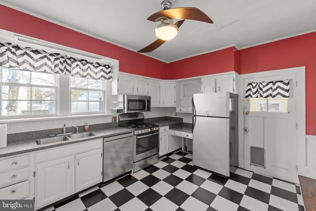 200 & 210 W FAIRFAX LN, Winchester, VA 22601