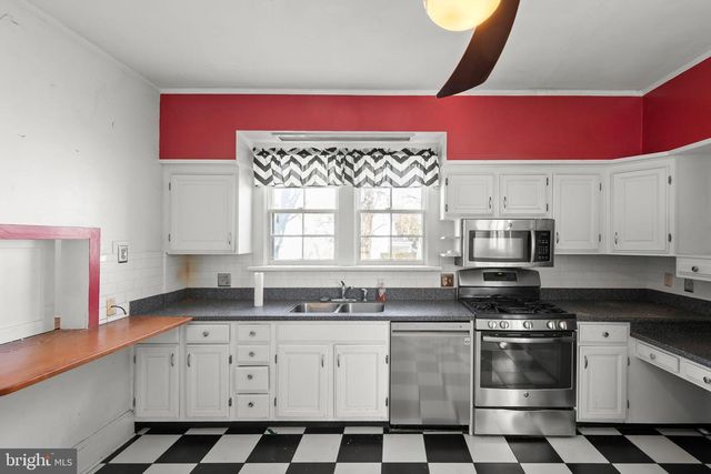 200 & 210 W FAIRFAX LN, Winchester, VA 22601