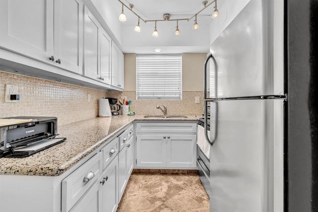 40 SE 13th Street A2, Boca Raton, FL 33432