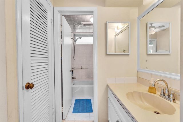 40 SE 13th Street A2, Boca Raton, FL 33432