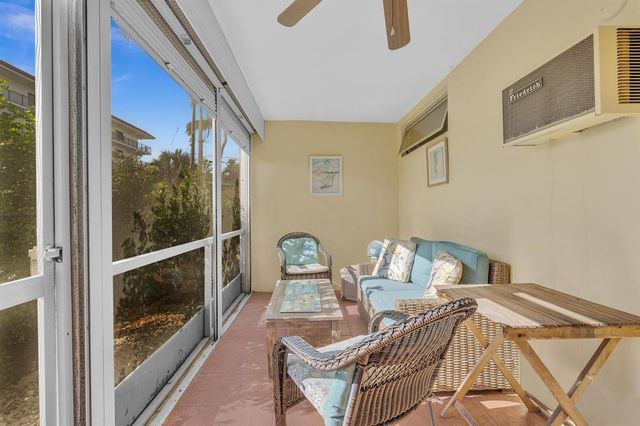 40 SE 13th Street A2, Boca Raton, FL 33432