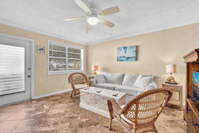 40 SE 13th Street A2, Boca Raton, FL 33432