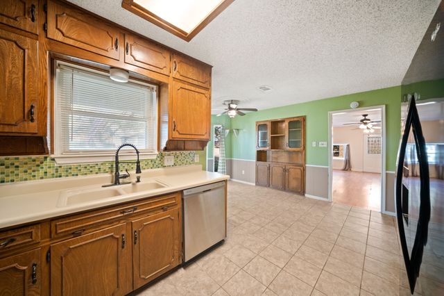 704 Morning Glory Lane, Bedford, TX 76021