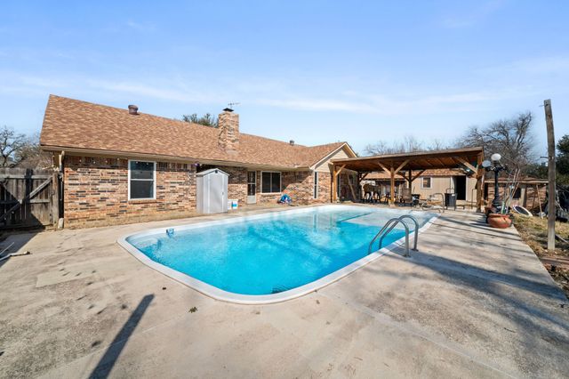 704 Morning Glory Lane, Bedford, TX 76021