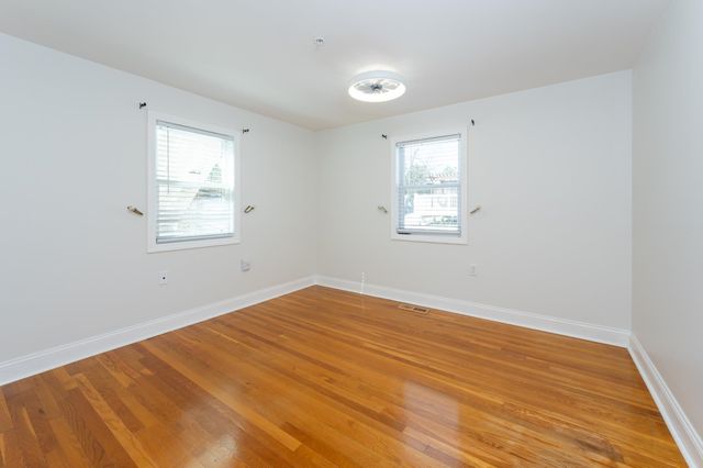 8 Ridgeview Avenue, Salem, NH 03079