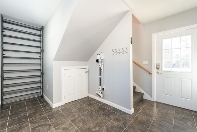 8 Ridgeview Avenue, Salem, NH 03079