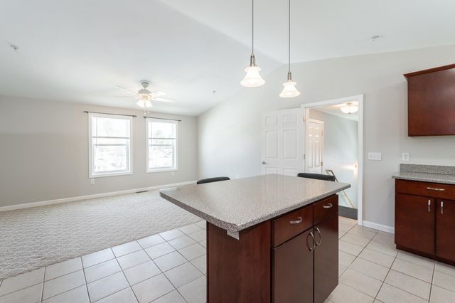 8 Ridgeview Avenue, Salem, NH 03079