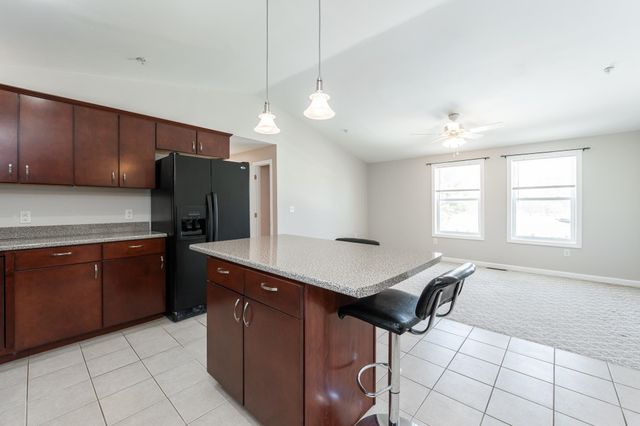 8 Ridgeview Avenue, Salem, NH 03079