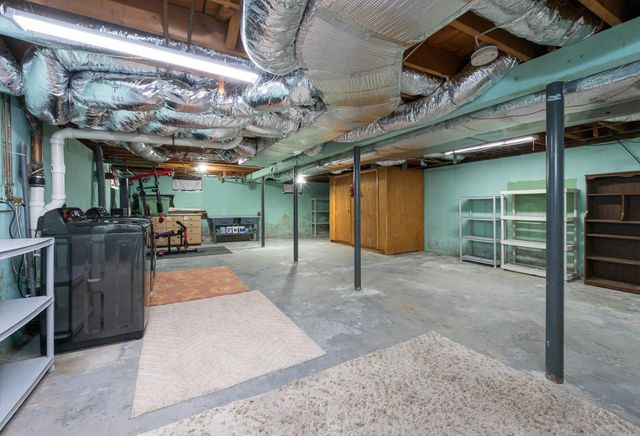 8 Ridgeview Avenue, Salem, NH 03079