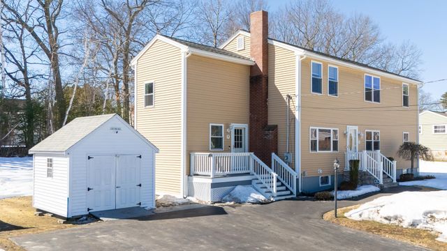 8 Ridgeview Avenue, Salem, NH 03079