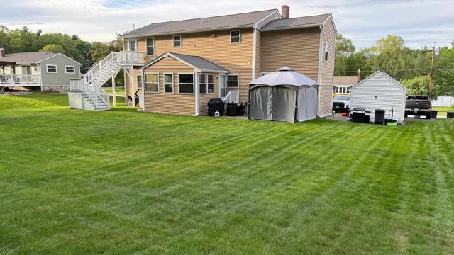 8 Ridgeview Avenue, Salem, NH 03079