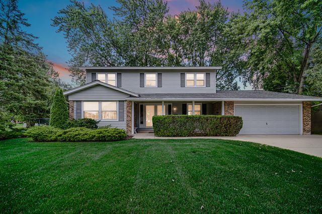 221 Yarmouth Road, Elk Grove Village, IL 60007