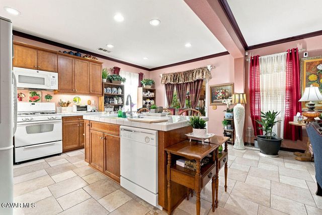 639 W Avenue H13, Lancaster, CA 93534