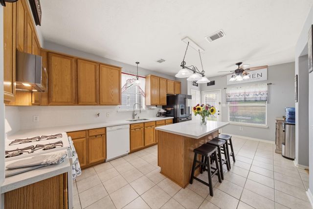 5330 Chasewood Drive, Bacliff, TX 77518