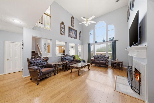 5330 Chasewood Drive, Bacliff, TX 77518
