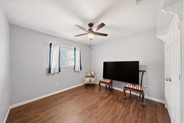 5330 Chasewood Drive, Bacliff, TX 77518