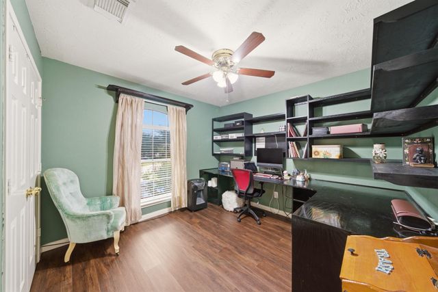5330 Chasewood Drive, Bacliff, TX 77518