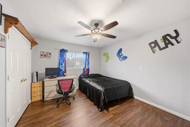 5330 Chasewood Drive, Bacliff, TX 77518