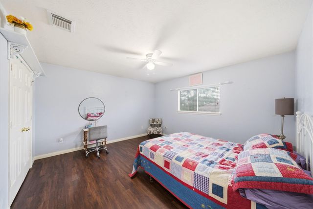 5330 Chasewood Drive, Bacliff, TX 77518