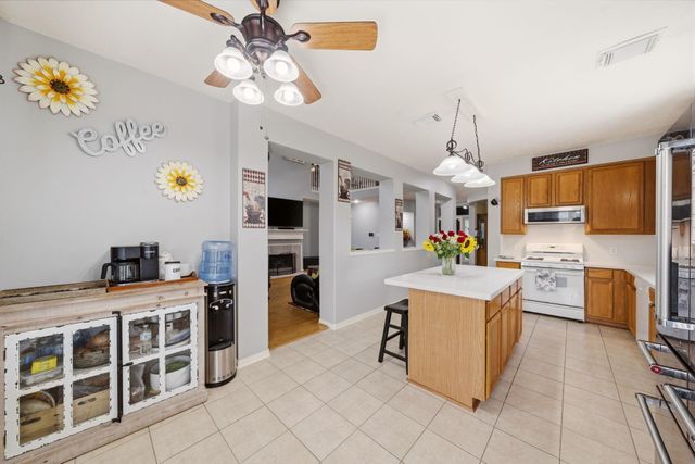 5330 Chasewood Drive, Bacliff, TX 77518