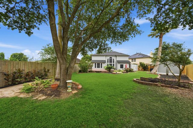5330 Chasewood Drive, Bacliff, TX 77518