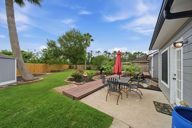 5330 Chasewood Drive, Bacliff, TX 77518