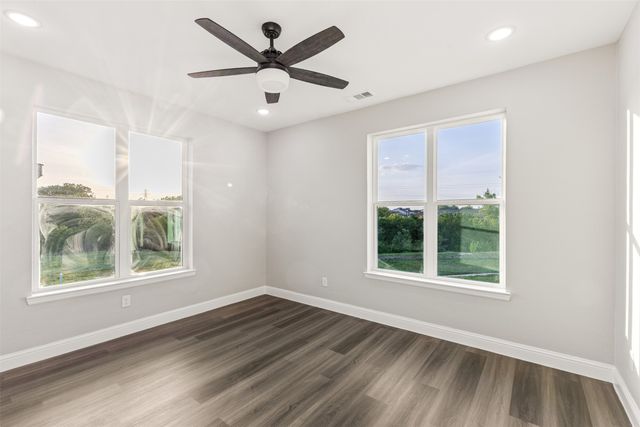 829 Premier Parkway, Grand Prairie, TX 75051