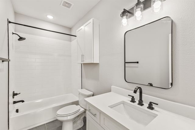 829 Premier Parkway, Grand Prairie, TX 75051