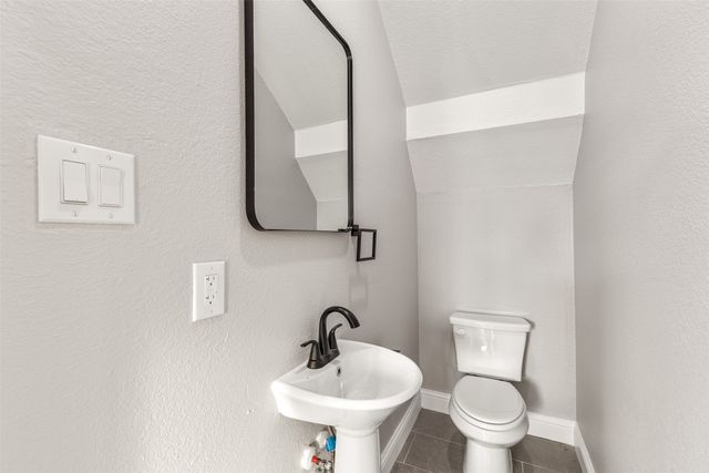 829 Premier Parkway, Grand Prairie, TX 75051