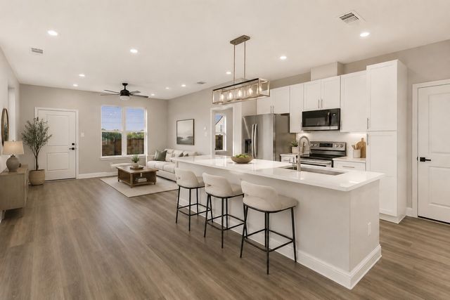 829 Premier Parkway, Grand Prairie, TX 75051