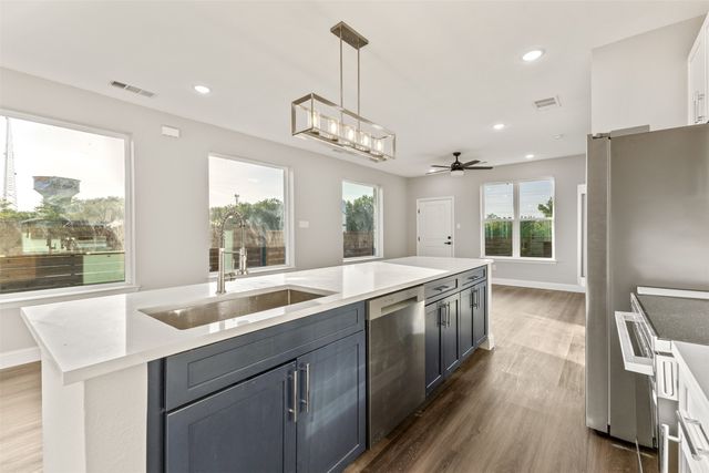 829 Premier Parkway, Grand Prairie, TX 75051