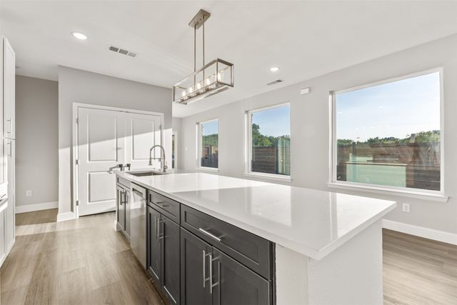 829 Premier Parkway, Grand Prairie, TX 75051