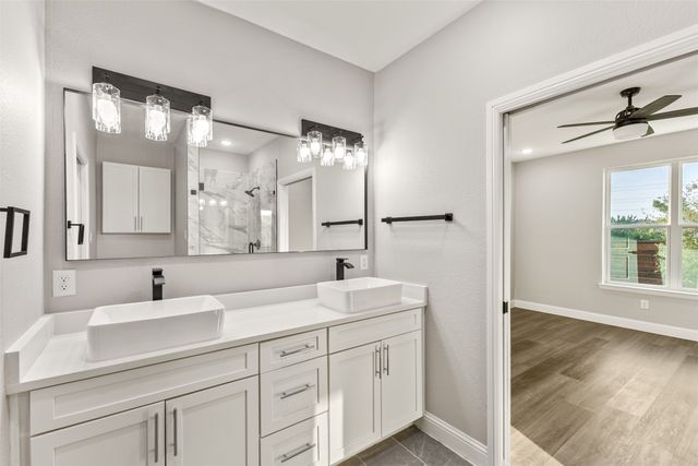 829 Premier Parkway, Grand Prairie, TX 75051