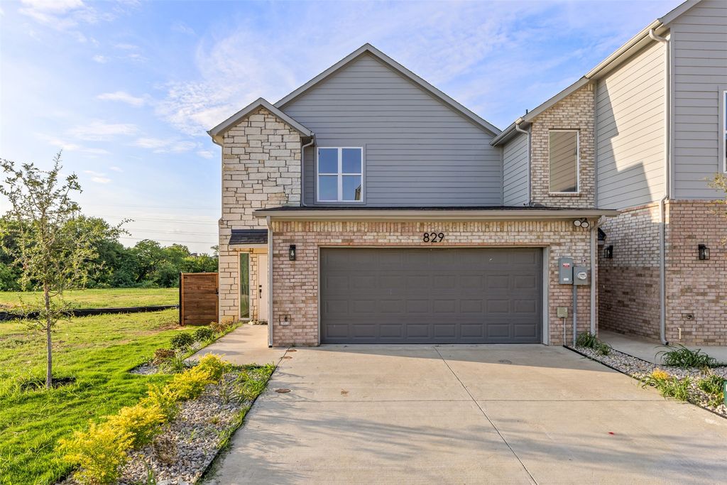 829 Premier Parkway, Grand Prairie, TX 75051