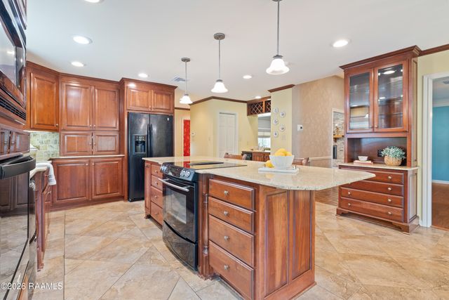 101 Chatwood Circle, Lafayette, LA 70508