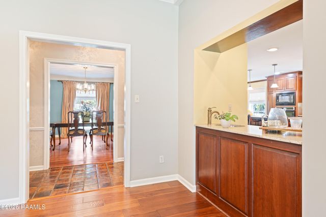 101 Chatwood Circle, Lafayette, LA 70508