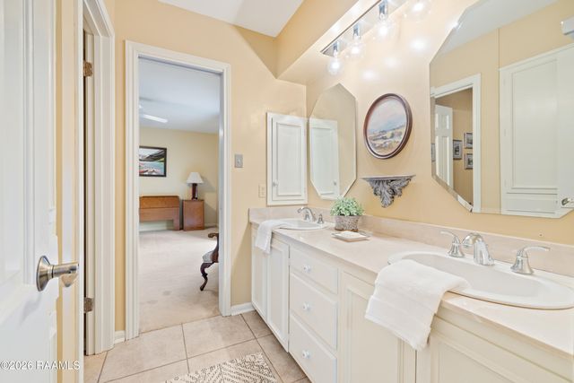 101 Chatwood Circle, Lafayette, LA 70508