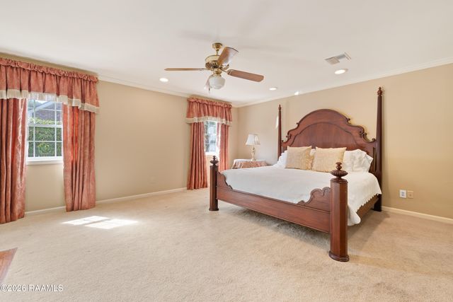 101 Chatwood Circle, Lafayette, LA 70508