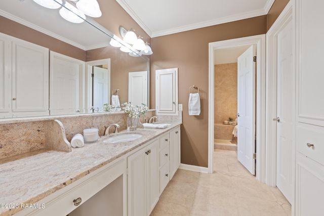101 Chatwood Circle, Lafayette, LA 70508