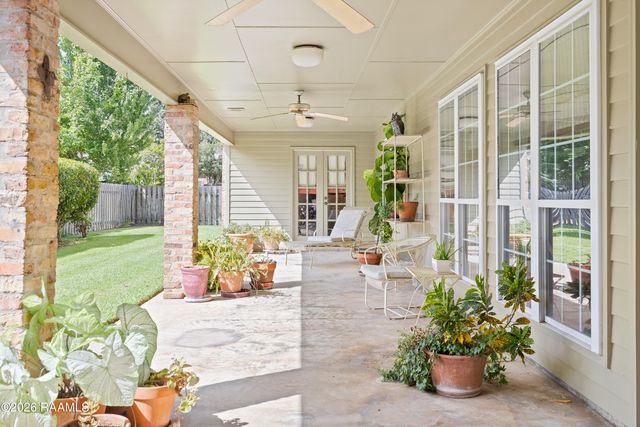 101 Chatwood Circle, Lafayette, LA 70508