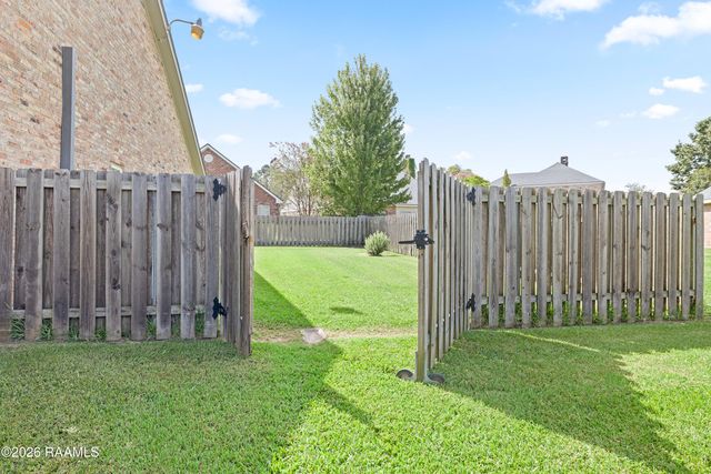 101 Chatwood Circle, Lafayette, LA 70508