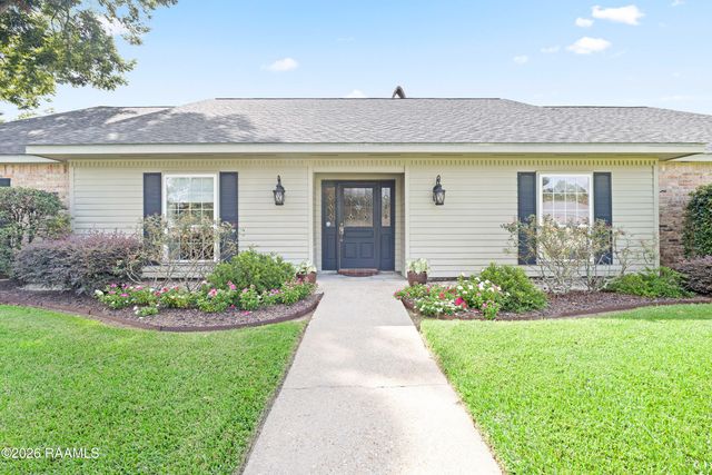 101 Chatwood Circle, Lafayette, LA 70508