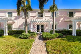 249 POMPANO DRIVE SE B, St Petersburg, FL 33705