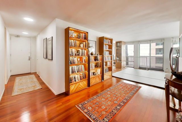 200 E Delaware Place 26A, Chicago, IL 60611