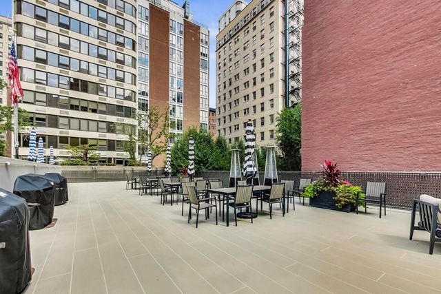 200 E Delaware Place 26A, Chicago, IL 60611
