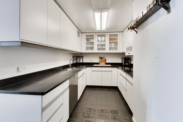 200 E Delaware Place 26A, Chicago, IL 60611