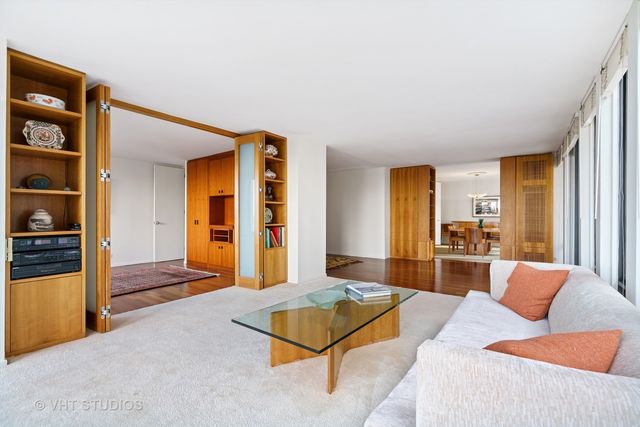 200 E Delaware Place 26A, Chicago, IL 60611