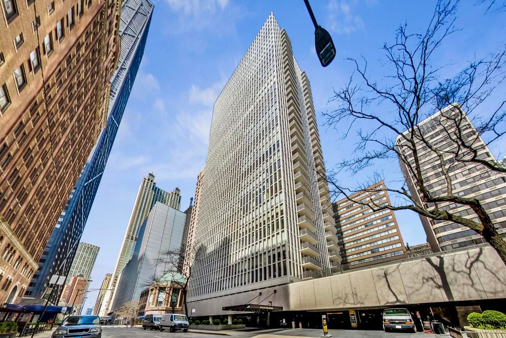 200 E Delaware Place 26A, Chicago, IL 60611
