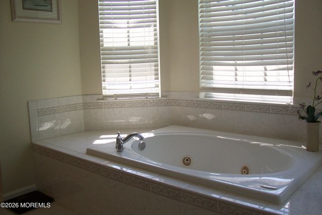 61 Maywood Run, Tinton Falls, NJ 07753